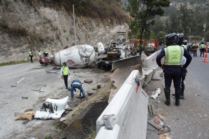 3 personas murieron en grave accidente en Quito.