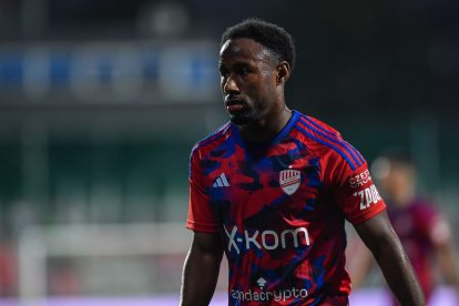 John Yeboah puede jugar como extremo por izquierda.