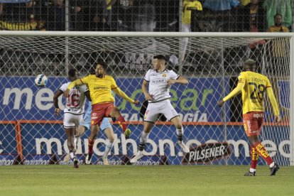 Ante Aucas, al minuto 62 Paco Rodríguez fue expulsado por una doble amonestación.