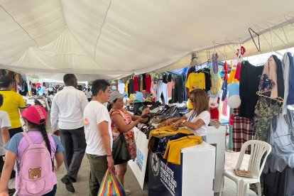 En el parque Samanes los comerciantes informales ofrecen sus productos