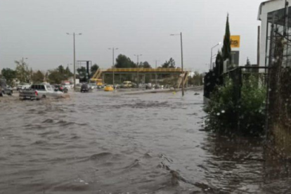 En imágenes se observó como las calles se volvieron intransitables.