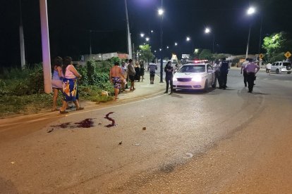 En el redondel Jorge Káiser, en el de ingreso a Puerto Jelí atacaron a una de las víctimas.