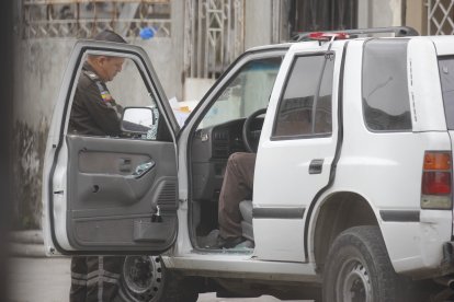 El cuerpo de la víctima quedó dentro del vehículo, pues en ese momento el hombre se alistaba para ir a dejar a su hija a la escuela.