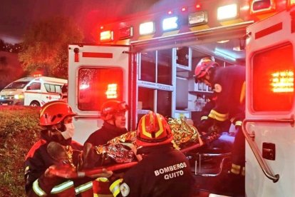 Al menos 20 personas heridas en accidente en la avenida Simón Bolívar.