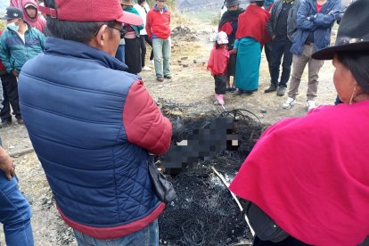 El cuerpo de Luis Santos apareció incinerado la mañana del 10 de octubre en una loma de Guamote.