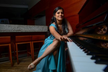 Su pasión es el piano.