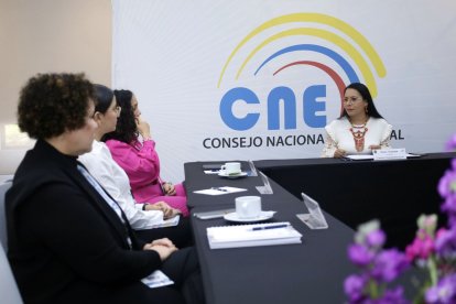 Las magistradas electorales fueron de las primeras en llegar al país para los comicios que decidirán quién irá a Carondelet.