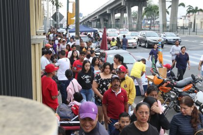 Desde las 07:00 del domingo 15 de octubre de 2023 las personas empezaron a votar en la universidad Agraria, al sur de Guayaquil.