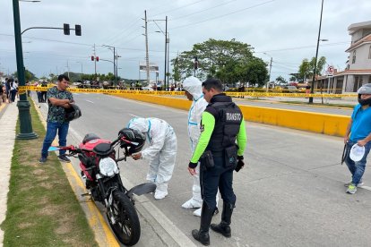 La motocicleta en la cual se trasladaba el ahora occiso.