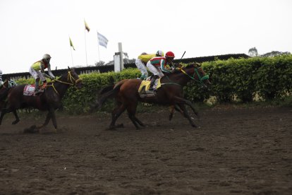 Joffre Mora, de 29 años, fue el jinete ganador montando el caballo Nightwish.