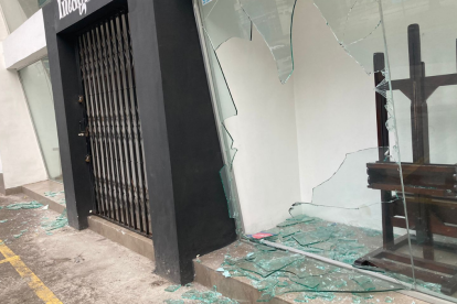 Una galería de arte fue víctima de esta banda.