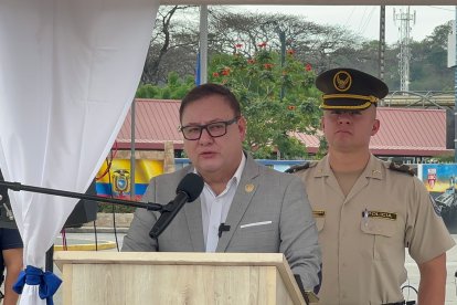 El ministro del Interior, Juan Zapata, durante su intervención en el cambio de mando de la Zona 8.