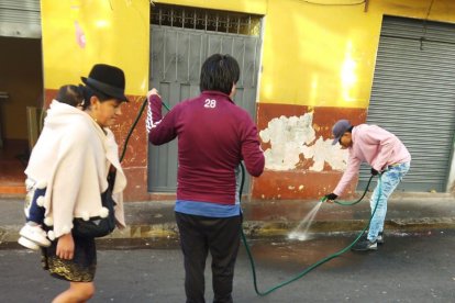 Moradores de San Roque limpiaron el sitio donde ocurrió el ataque armado al amanecer del 19 de octubre de 2023.