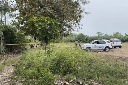 El cuerpo del agente estaba en la vía al recinto Pueblo Nuevo de la parroquia Febres Cordero de Babahoyo.