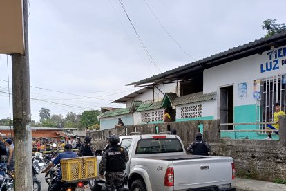 Peritos recolectaron evidencias de los atentados registrados en un prostíbulo.