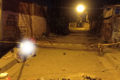 Las víctimas quedaron tendidas en la calzada.