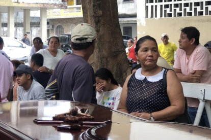 Con tres proyectiles en la cabeza terminaron con la vida del policía.