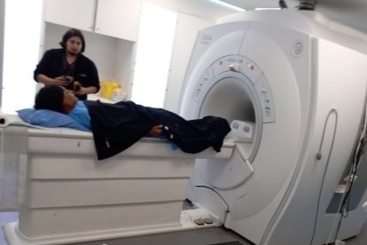 La pesista ecuatoriana Tamara Salazar fue sometida a una evaluación médica, debido a una lesión antes de su competencia en los Juegos Panamericanos de Chile.