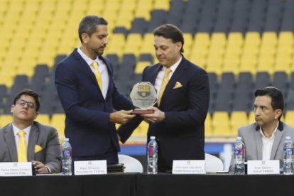 Raúl Chávez (c) forma parte del equipo de campaña de Carlos Alfaro Moreno.