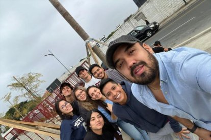 Carlos Neira regalará las donas a los niños.