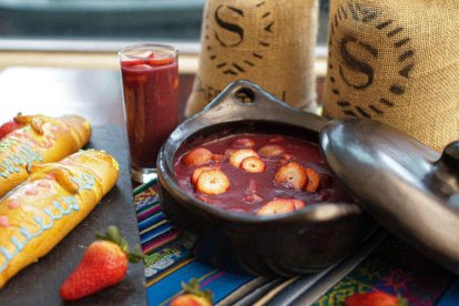 En un festival podrás disfrutar de la clásica comida que se degusta en el Día de los Difuntos.