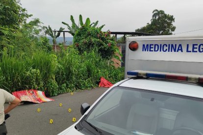 Hasta la escena del crimen acudió la Policía Nacional para realizar las indagaciones.