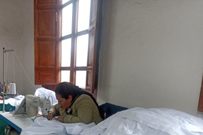 Luz Terán se muestra frustrada porque debe parar de “camellar” en las mañanas.