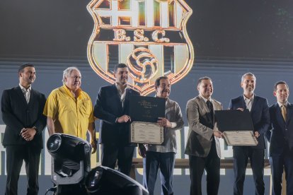 El pasado 11 de octubre el  alcalde de Guayaquil, Aquiles Álvarez, entregó las escrituras de los terrenos donde está ubicado el estadio Monumental, al noroeste de la ciudad.