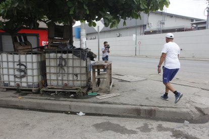 Uno de los casos ocurrió en la ciudadela El Recreo. Un lavador de carros fue asesinado.