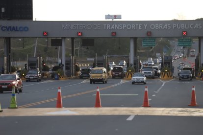 Turistas regresan de los balnearios de la costa Ecuatoriana.