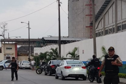 El hallazgo habría sido alertado por los vecinos a la Policía Nacional, aproximadamente a las 17:00