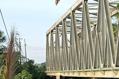 Los cuerpos aparecieron colgados en un puente.