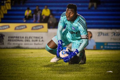 Pedro Ortiz, de Emelec, actualmente es uno de los goleros menos batido del torneo ecuatoriano de fútbol.