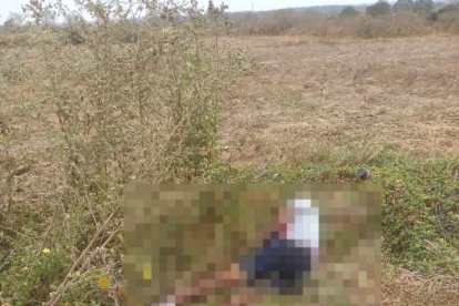 El cadáver no tenía documentos de identificación.