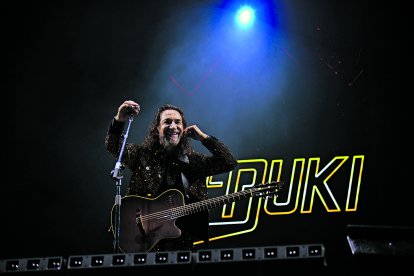 Grande. Marco Antonio Solís hizo vibrar al público en el estadio Alberto Spencer de Guayaquil