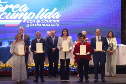Los asambleístas recibieron su credenciales.