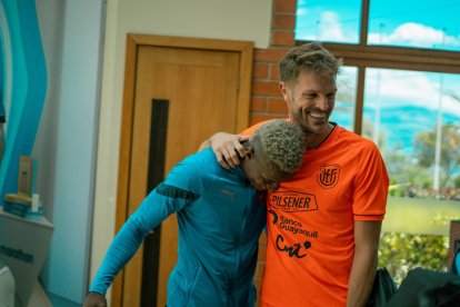 El arquero Javier Burrai (d) es una de las novedades de la Tricolor tuvo un cálido recibimiento.