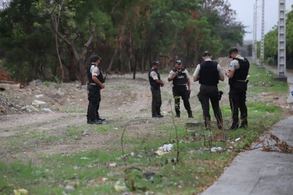Personal policial realizó el levantamiento de los cuerpos.