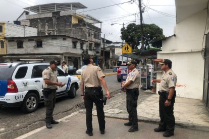 La Policía está investigando la muerte del uniformado.