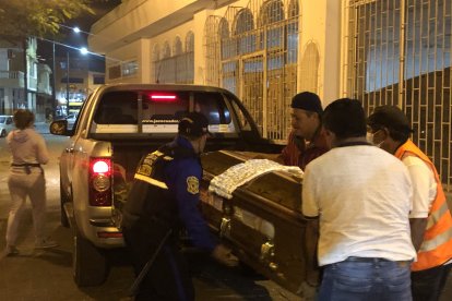 El cuerpo de la víctima fue retirado de la morgue y llevado a Colombia.
