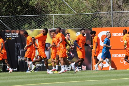 Ecuador juega ante Venezuela en el Monumental de Maturín.
