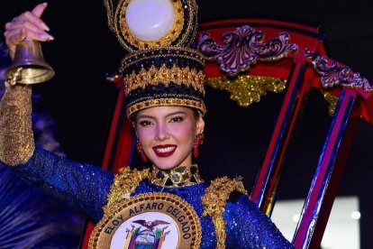 La Miss Ecuador Delary Stoffers, durante el desfile de traja nacional en el certamen Miss Universo 2013.