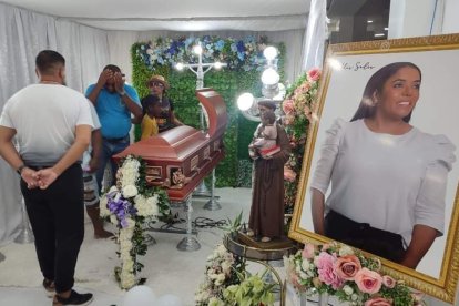 Entre el 2009 y el 2020 fue directora cantonal del Registro Civil de San Lorenzo del Pailón.