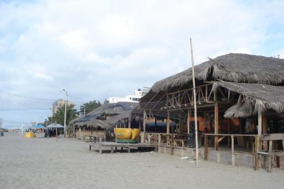 El malecón de Atacames, escenario de violencia criminal.