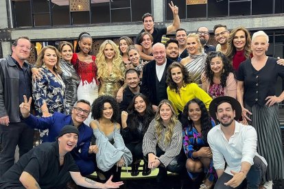 Masterchef Celebrity Ecuador - Los integrantes y jueces posan antes de comenzar la competencia