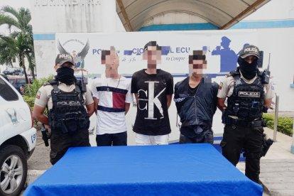 Entre los tres detenidos hay un menor de edad, quien fue aislado.