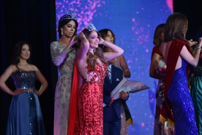 Camila Becerra es la nueva reina de San Francisco de Quito.