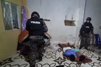 Los detenidos fueron llevados a la cárcel regional de Guayaquil y a la correccional de la misma ciudad.