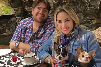 María del Mar Proaño y su esposo.