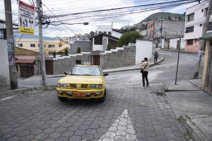 En algunas zonas de Chilibulo, los moradores intentan contrarrestar la inseguridad con letreros y alarmas comunitarias.